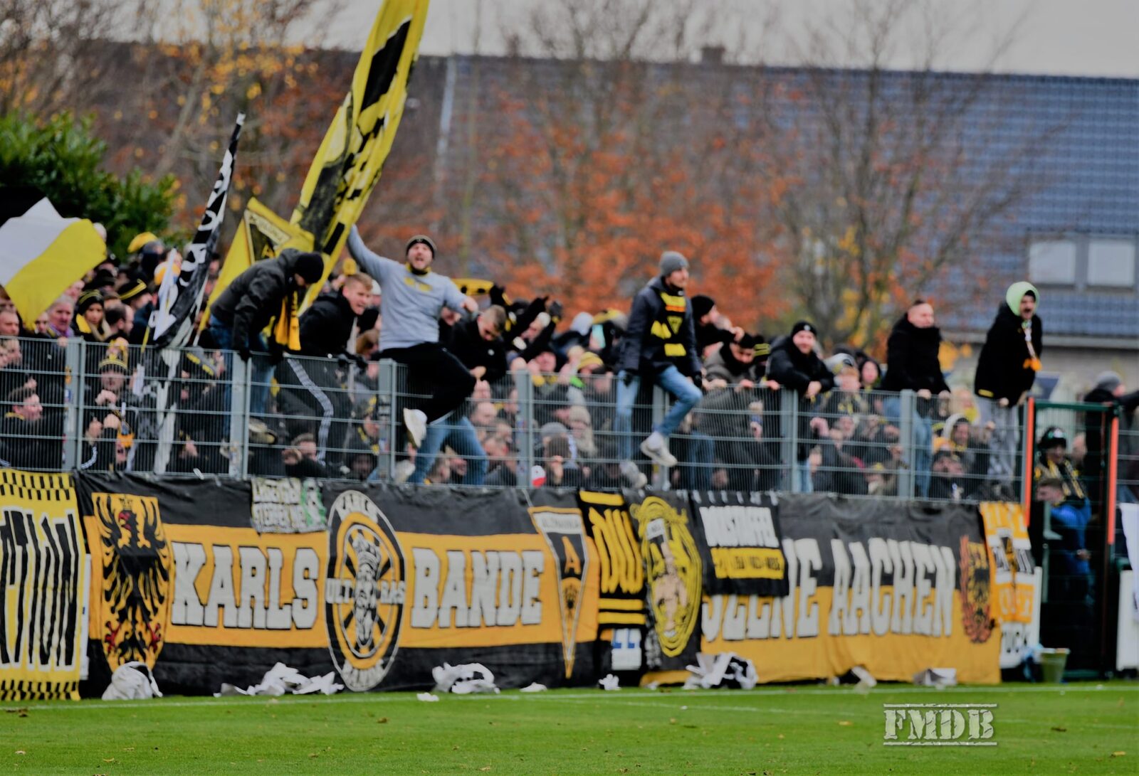 1. FC Düren – TSV Alemannia Aachen 1-1 (20)