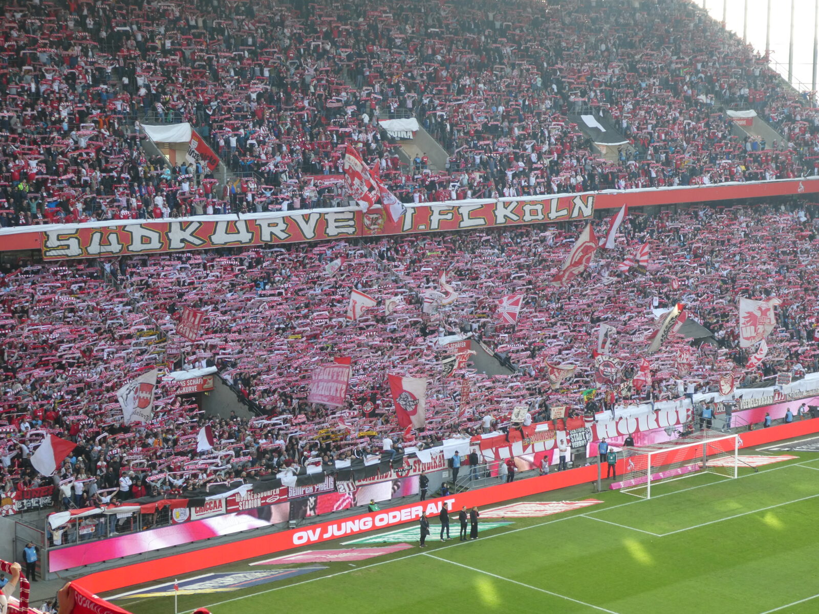 1. FC Köln – Bayer 04 Leverkusen 0-2 (42)