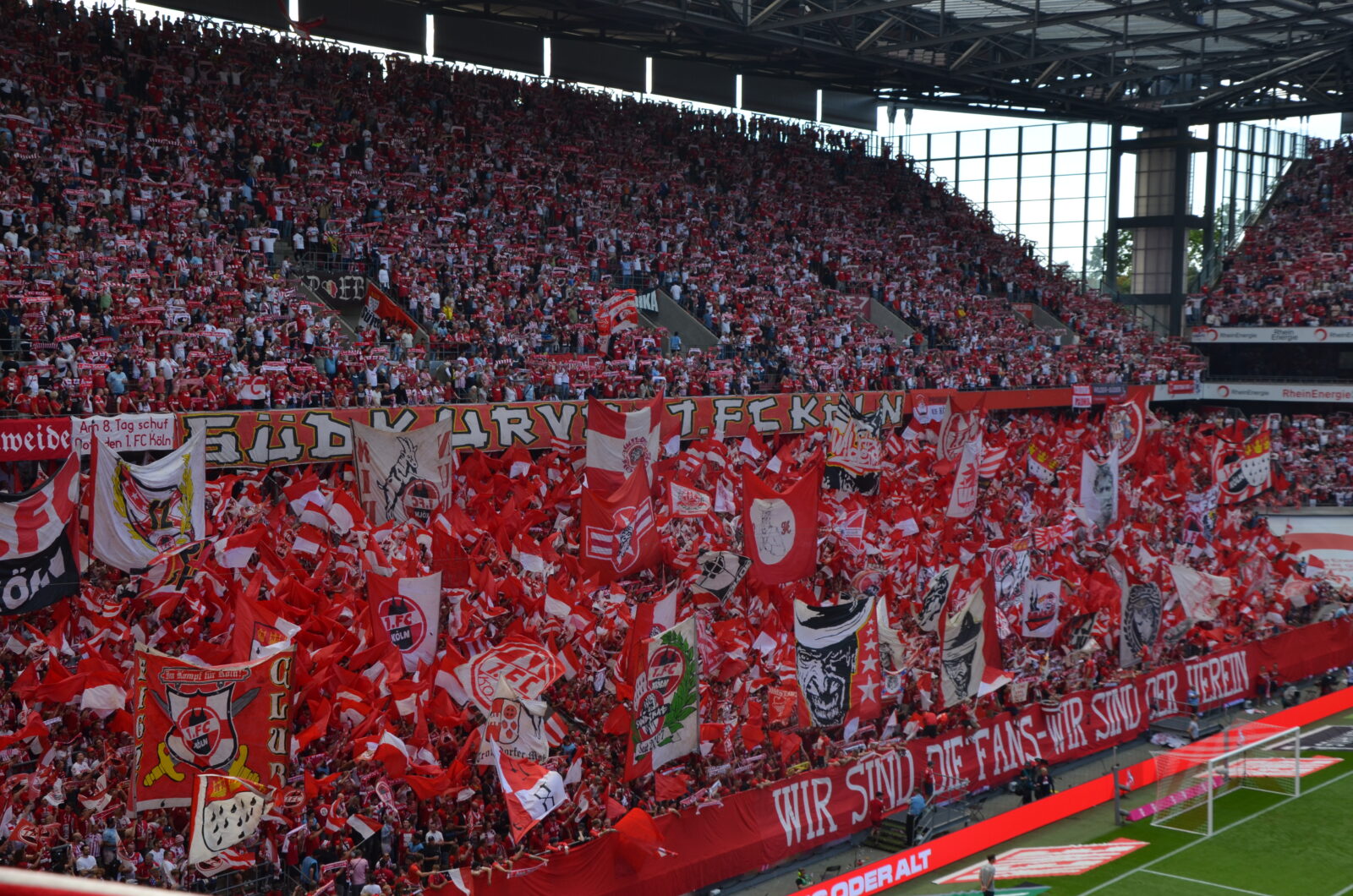 1. FC Köln – VfL Wolfsburg 1-2 (76)