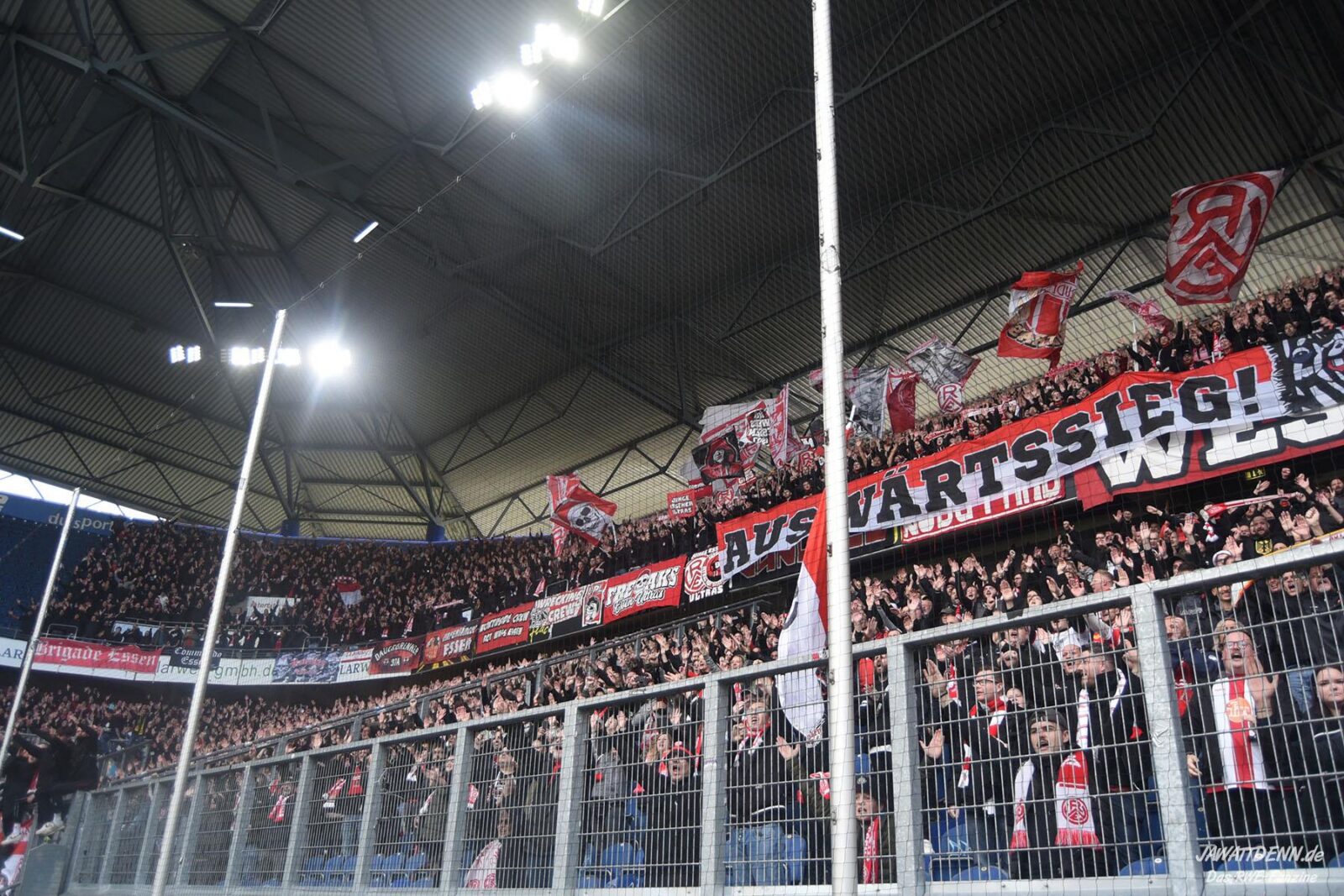 MSV Duisburg – Rot-Weiss Essen 1-2 (15)