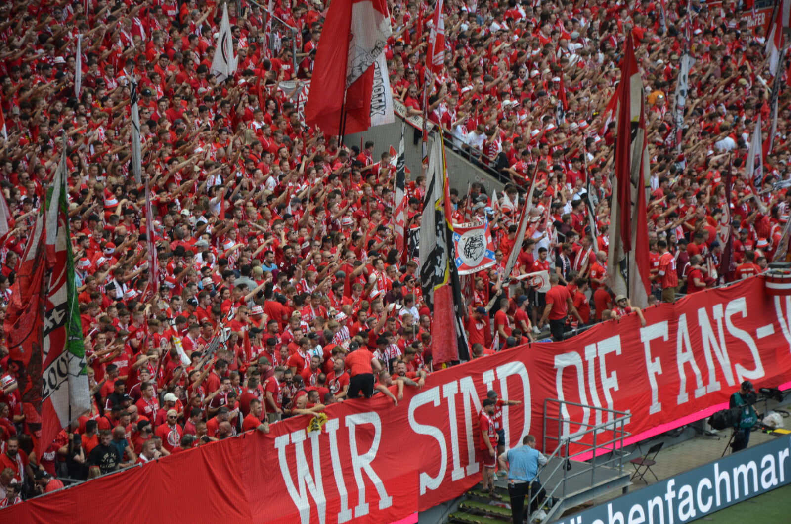 1. FC Köln – VfL Wolfsburg 1-2 (1)