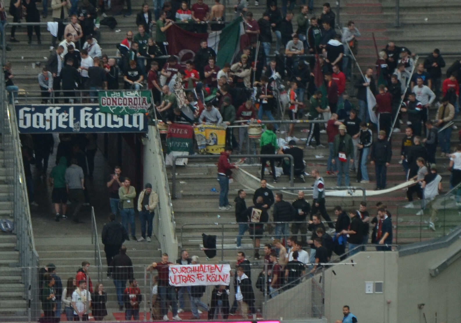 1. FC Köln – FC Augsburg 3-2 (11)
