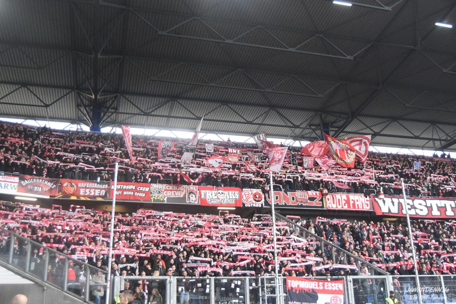 MSV Duisburg – Rot-Weiss Essen 1-2 (11)