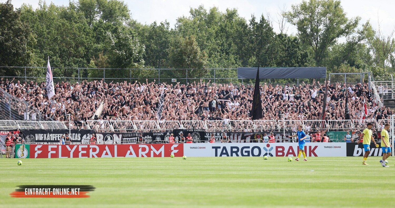 1. FC Lokomotive Leipzig – Eintracht Frankfurt 0-7 (25)