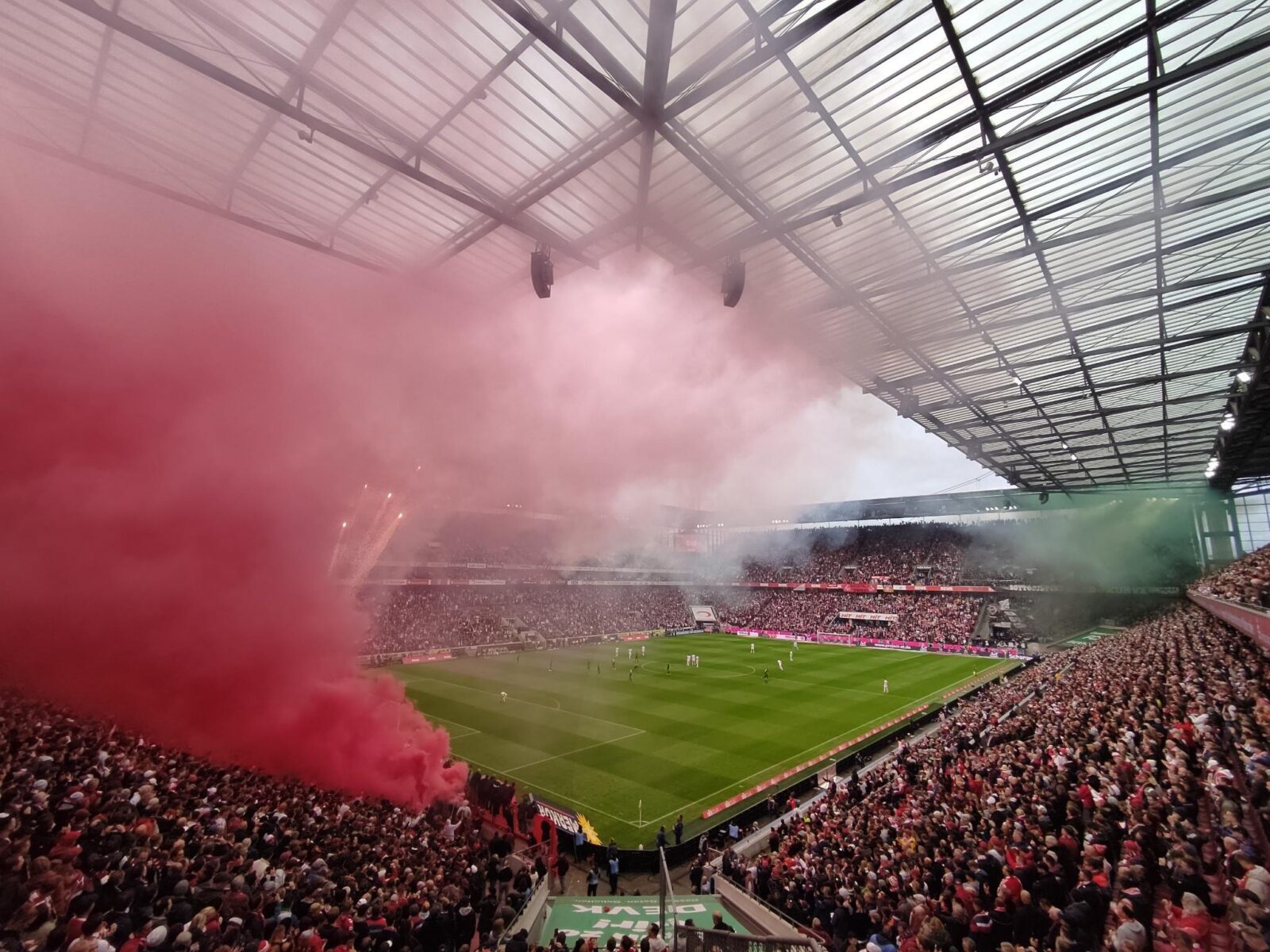 1. FC Köln – Borussia Mönchengladbach 3-1 (17)