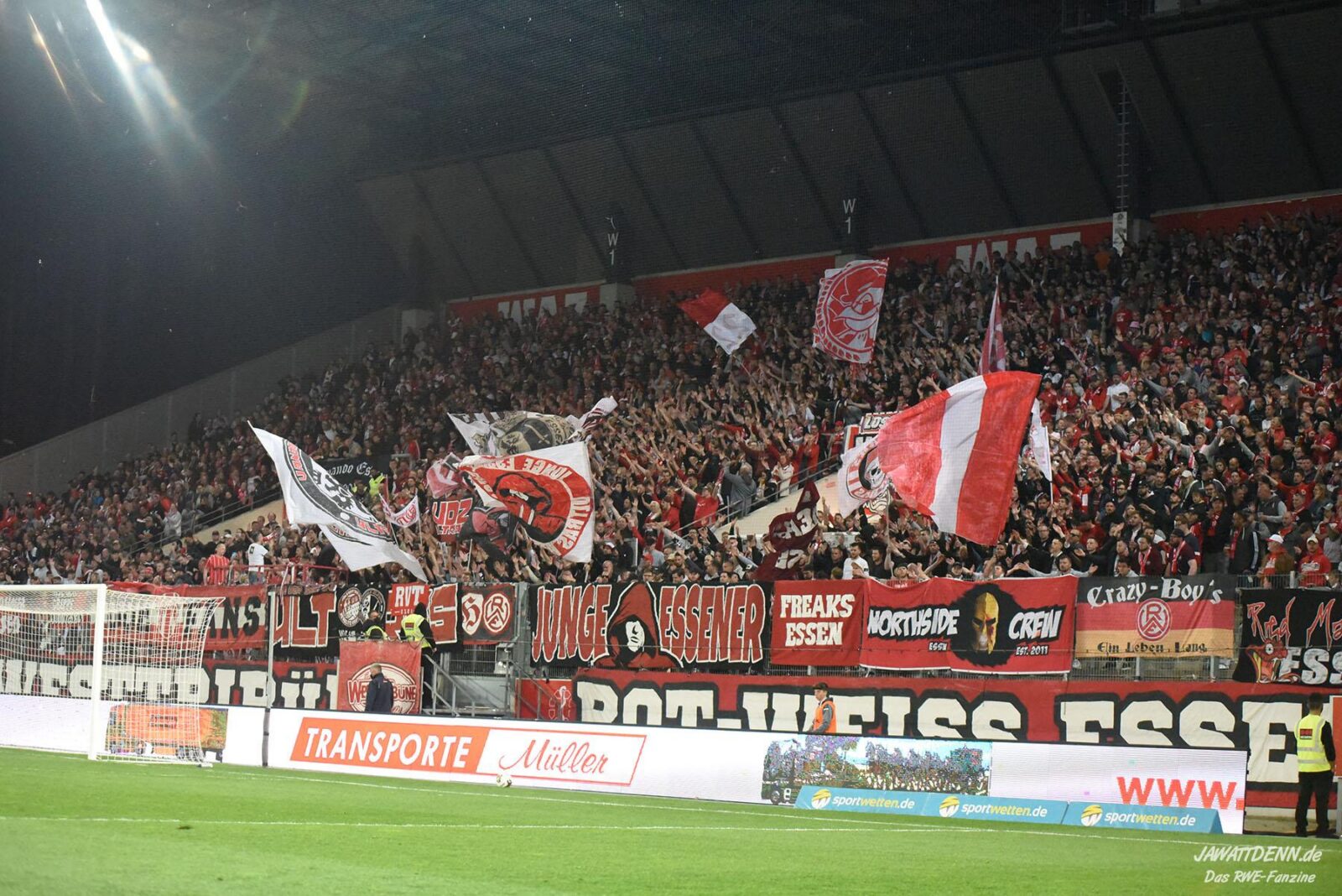 Rot-Weiss Essen – SV Lippstadt 08 4-0 (11)