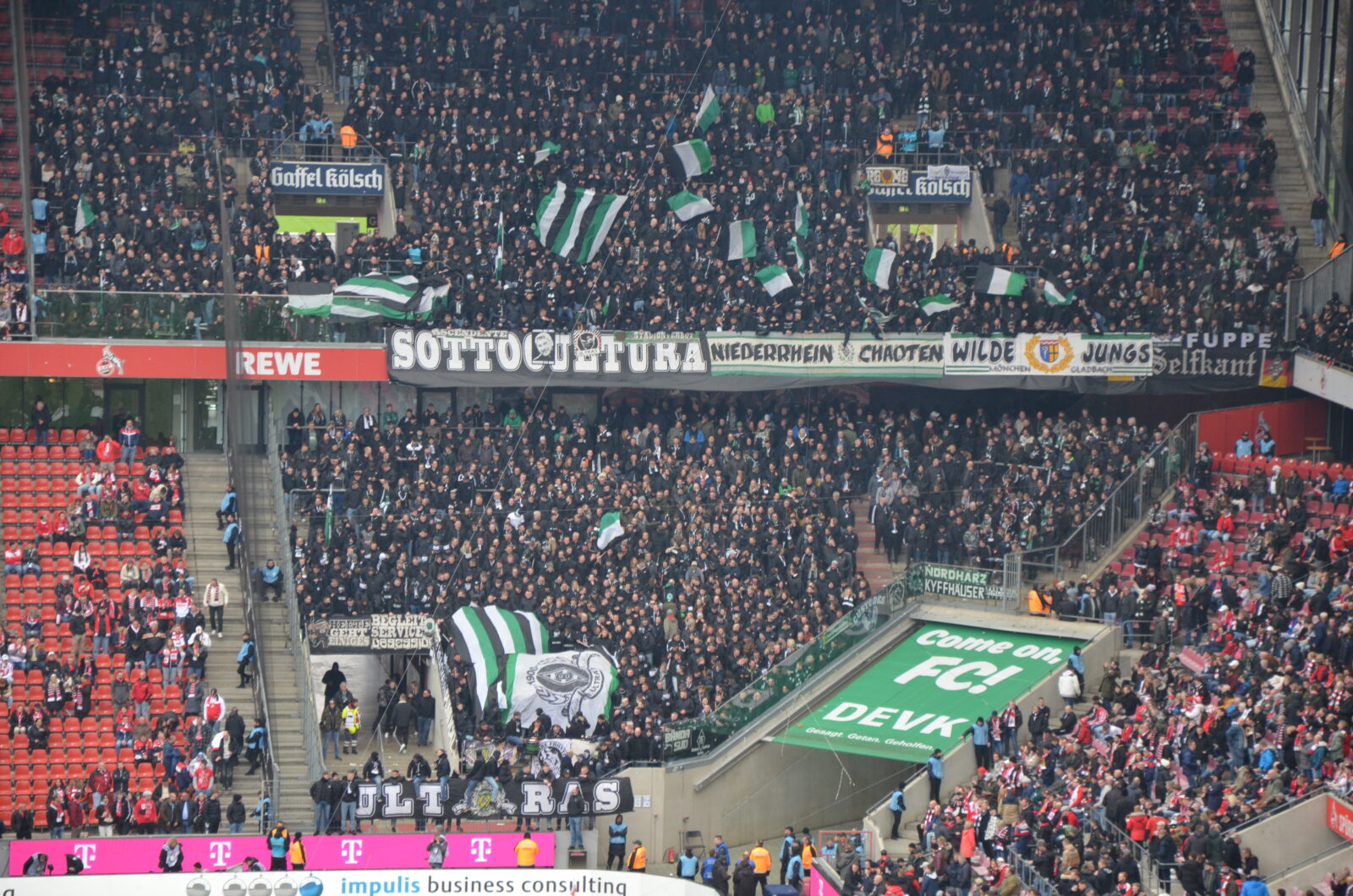 1. FC Köln – Borussia Mönchengladbach 0-0 (10)