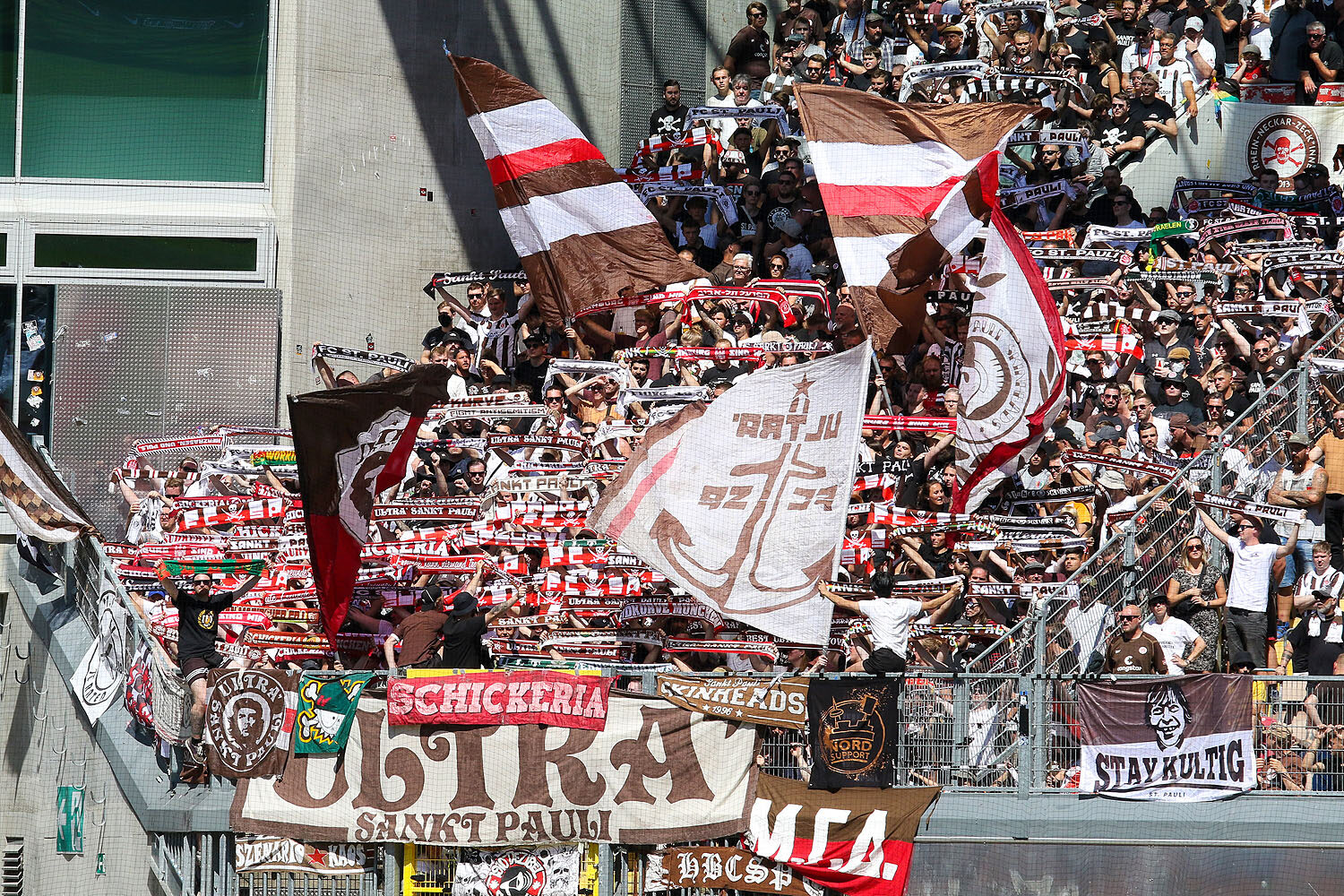 1. FC Kaiserslautern – FC St. Pauli 2-1