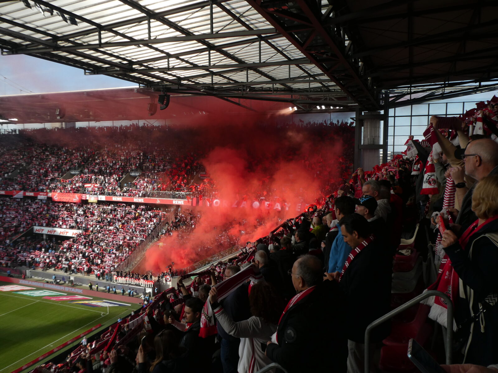 1. FC Köln – Bayer 04 Leverkusen 0-2 (9)