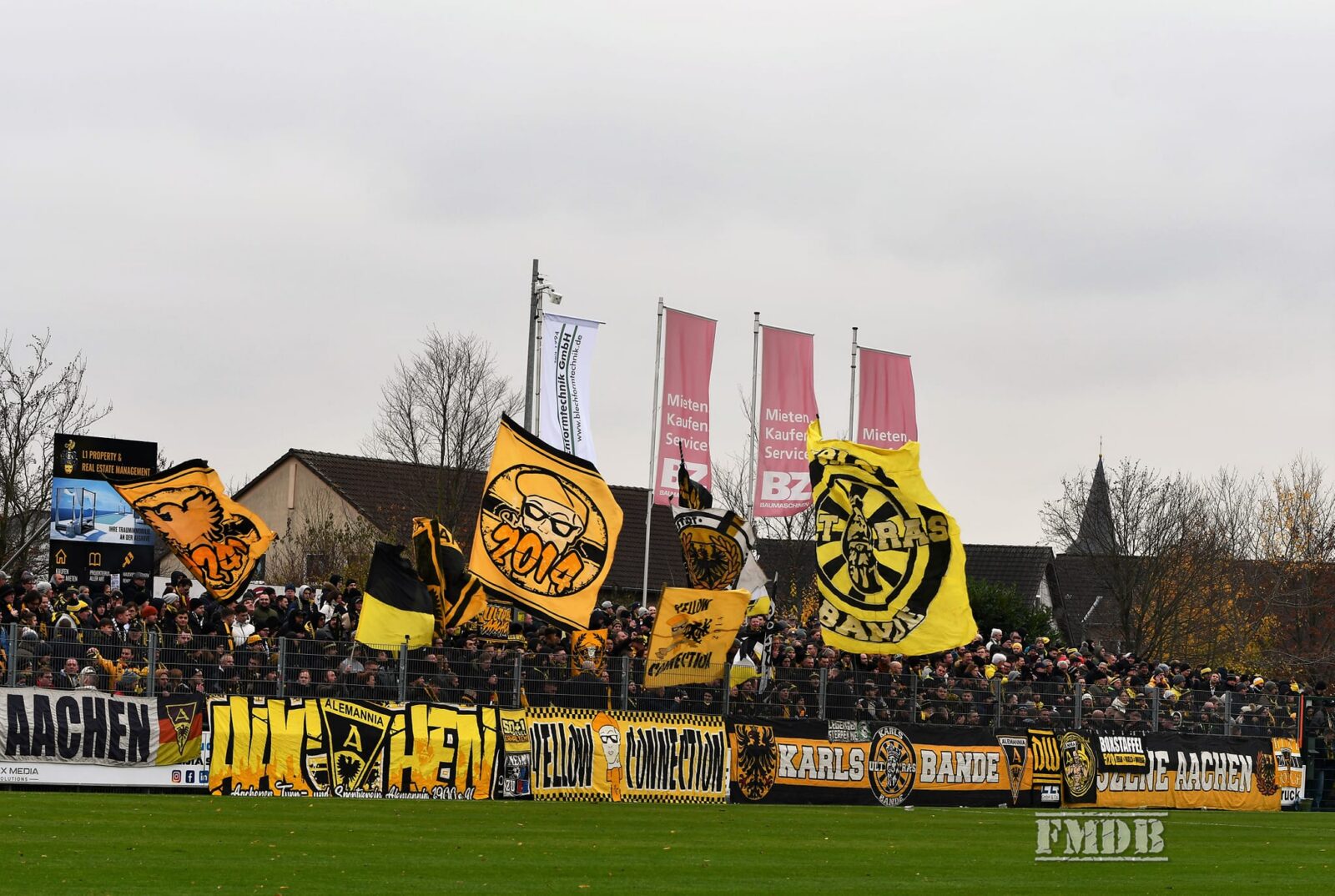 1. FC Düren – TSV Alemannia Aachen 1-1 (17)