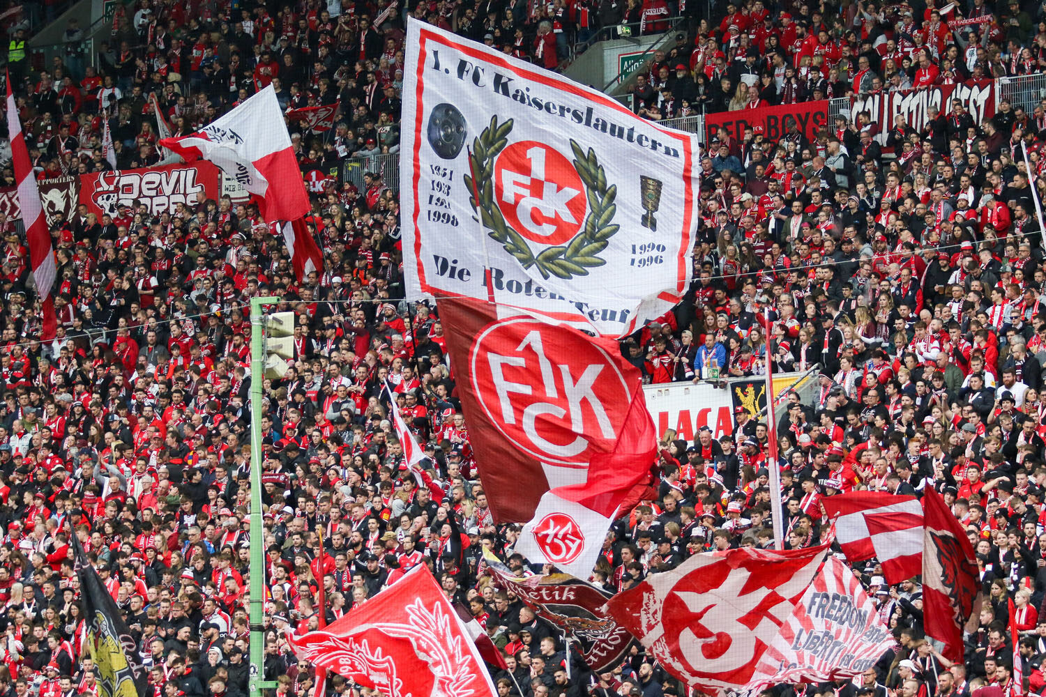 1. FC Kaiserslautern – FC Hansa Rostock 0-1 (8)