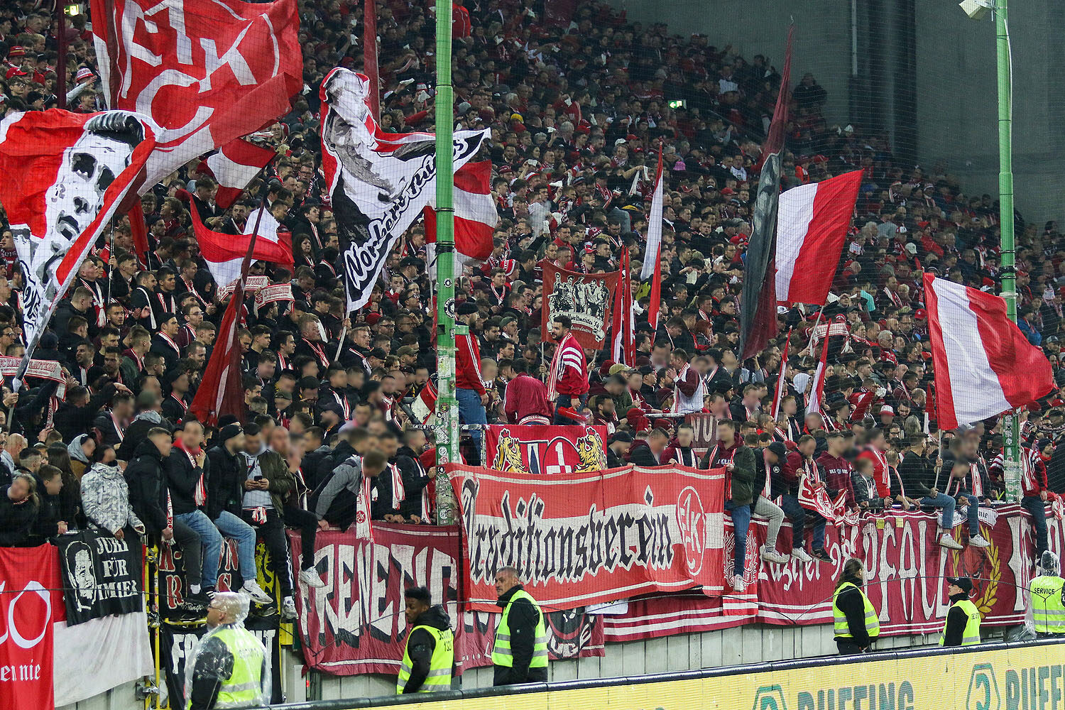 1. FC Kaiserslautern – Hamburger SV 2-0 (11)