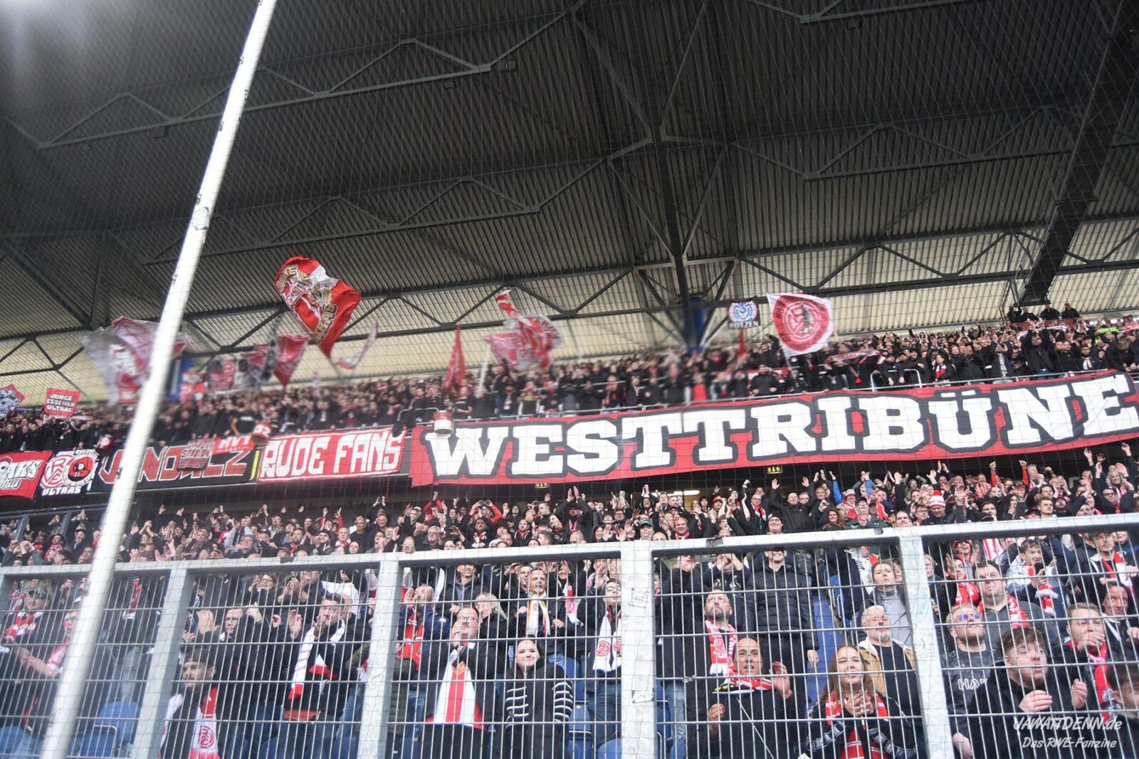MSV Duisburg – Rot-Weiss Essen 1-2 (20)