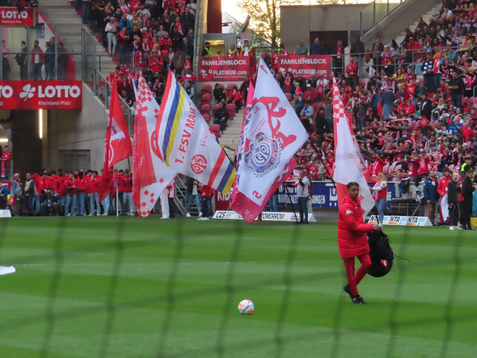1. FSV Mainz 05 – FC Schalke 04 2-3 (32)