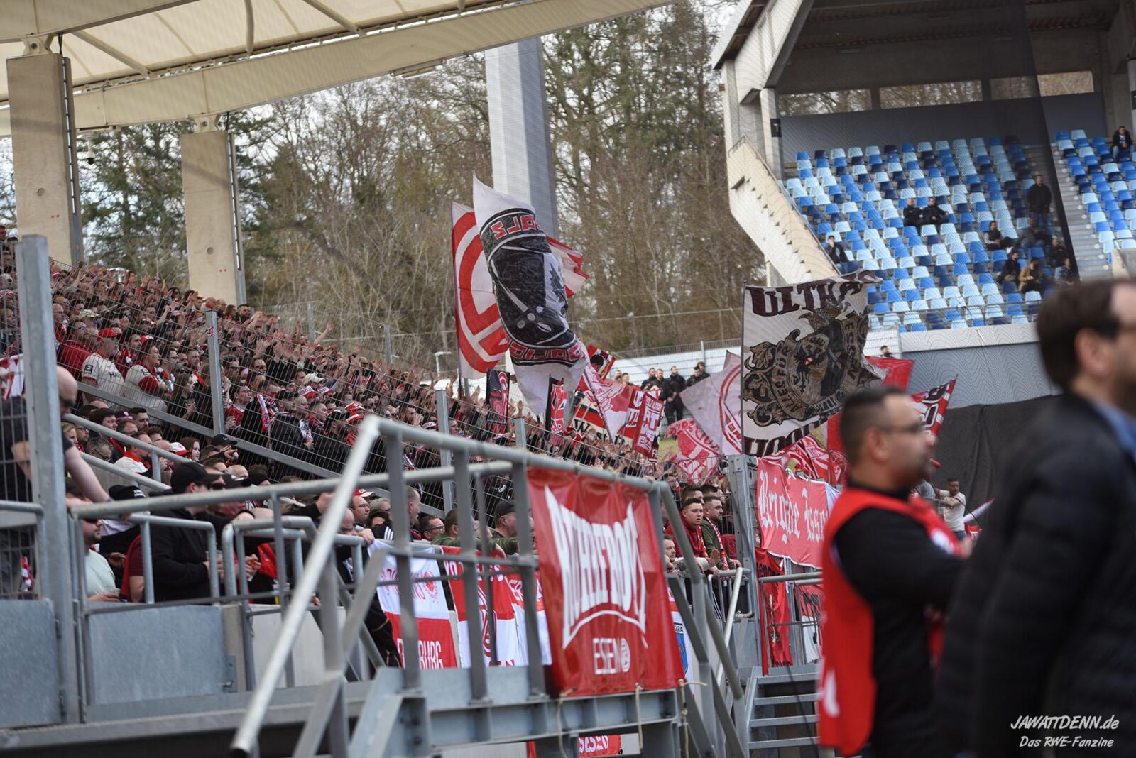 1. FC Saarbrücken – Rot-Weiss Essen 3-0 (8)