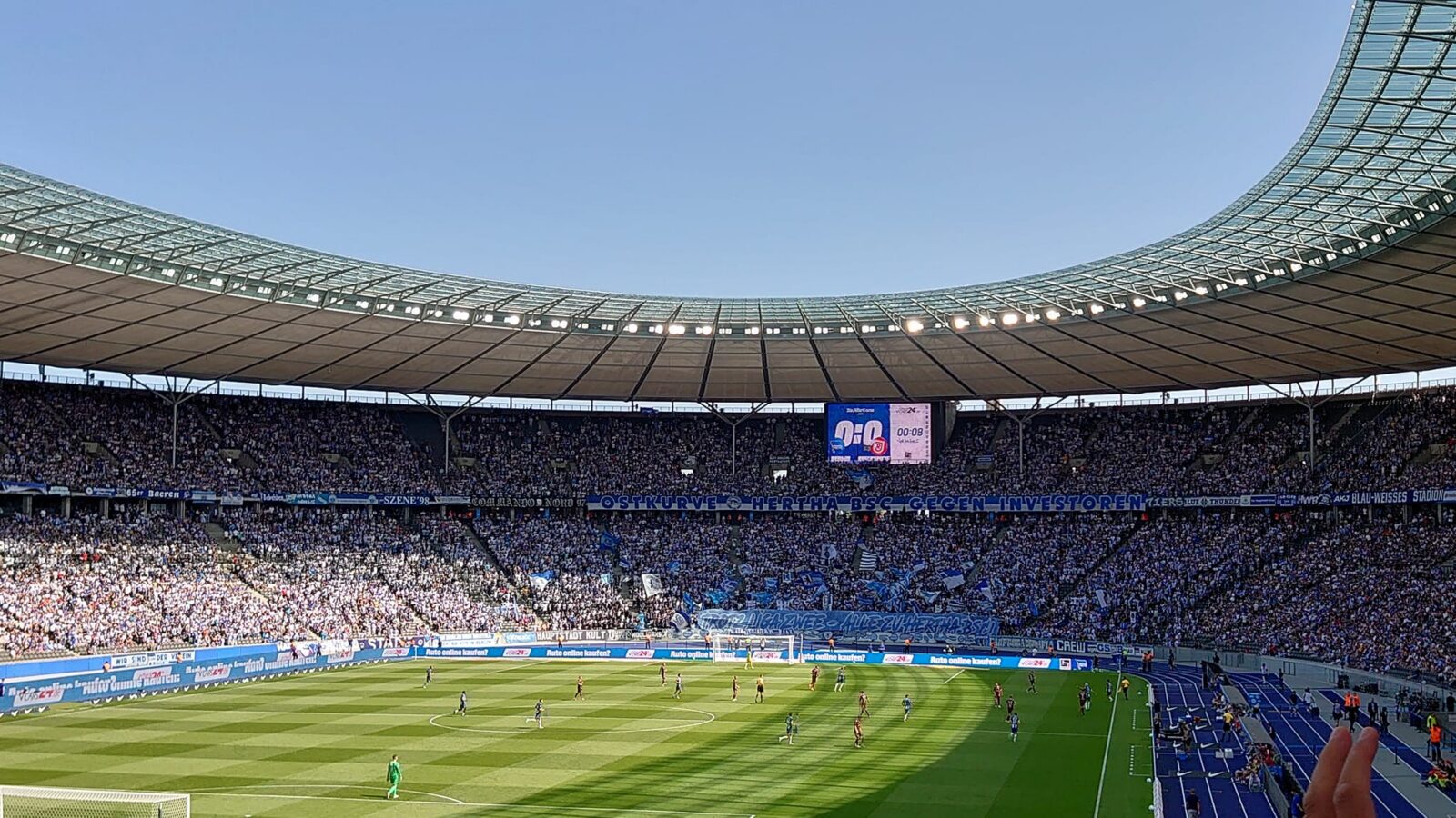 Hertha BSC – SSV Jahn Regensburg 2-0 (8)