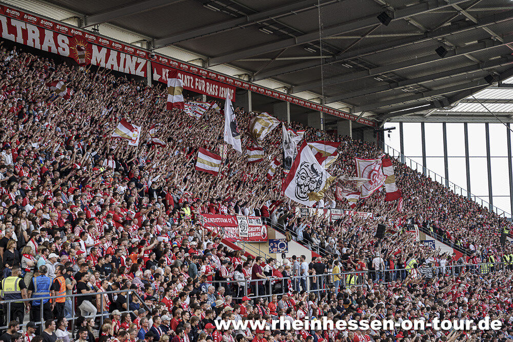 1. FSV Mainz 05 – Bayer 04 Leverkusen 0-3 (5)