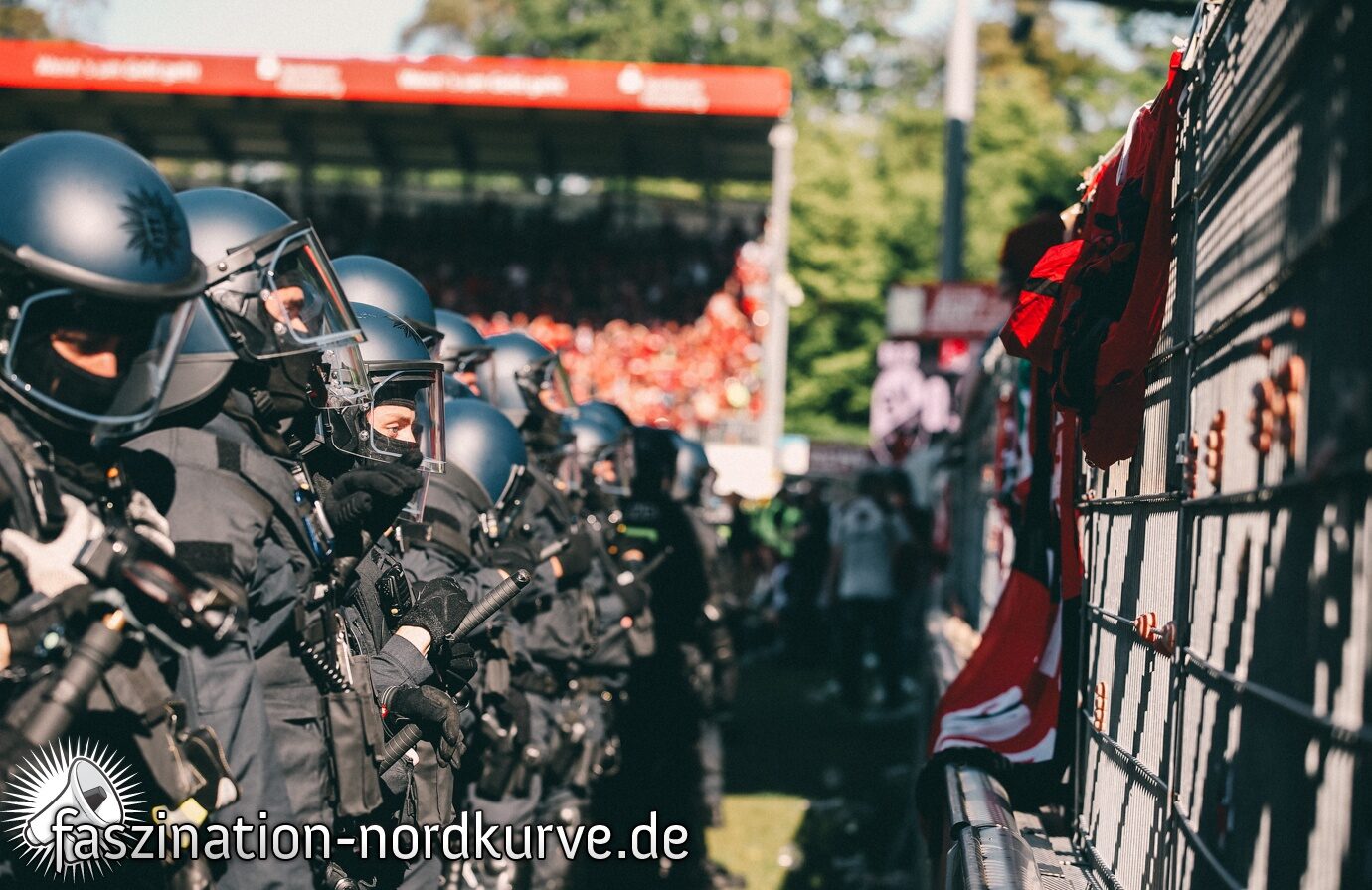 1. FC Nürnberg vs Eintracht Braunschweig (2-0) (30)