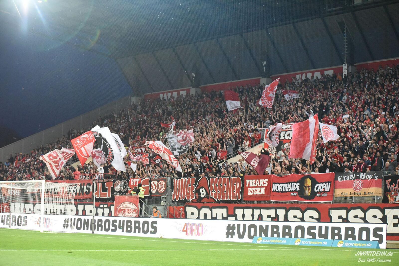 Rot-Weiss Essen – SV Lippstadt 08 4-0 (1)