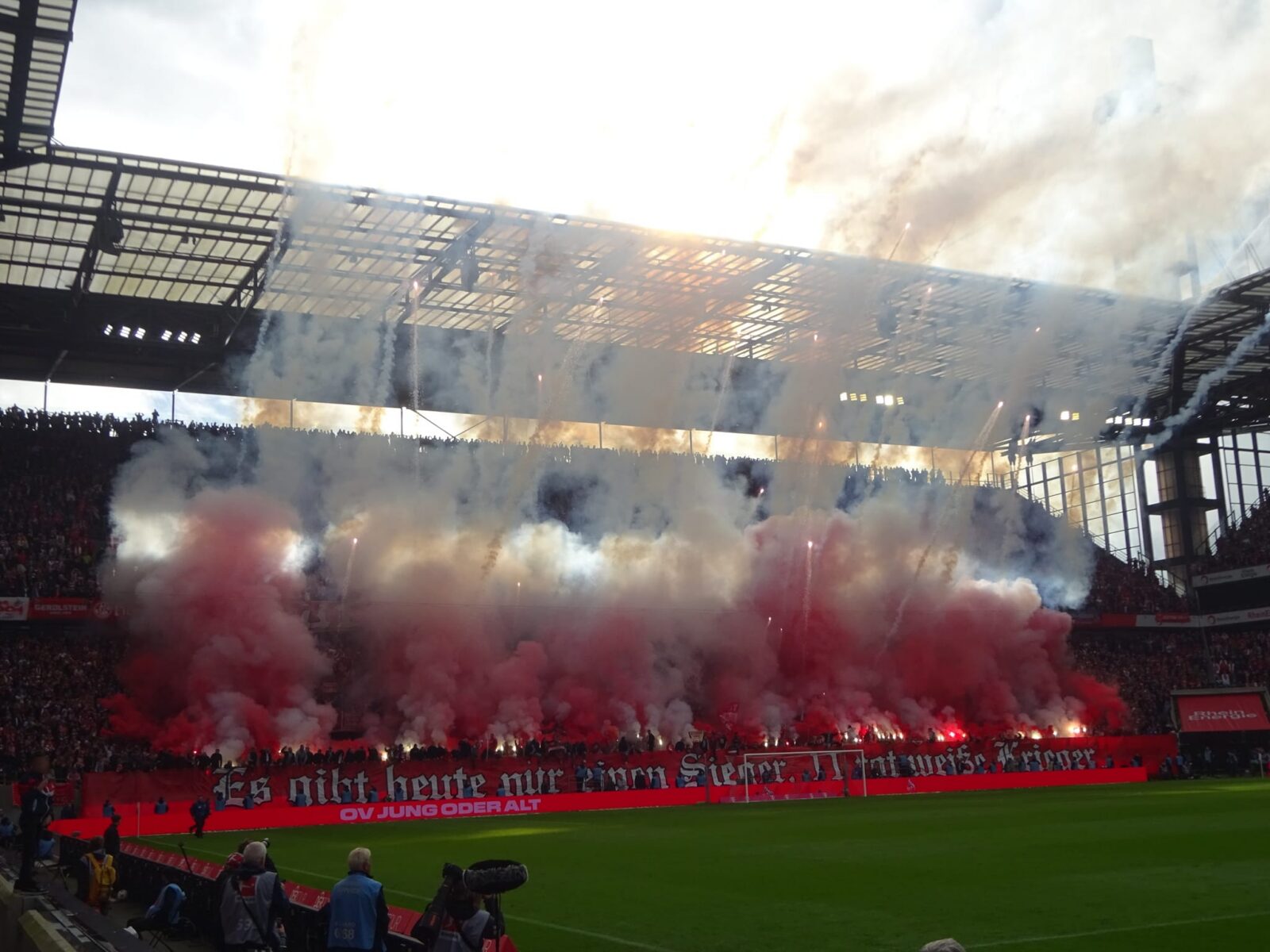 1. FC Köln – Borussia Mönchengladbach 3-1 (76)