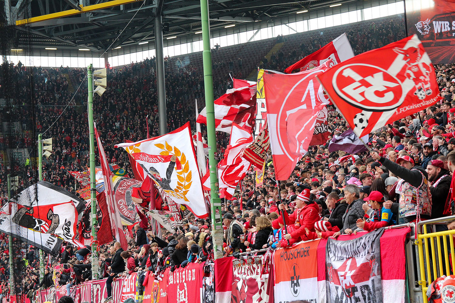1. FC Kaiserslautern – Holstein Kiel 2-1 (14)