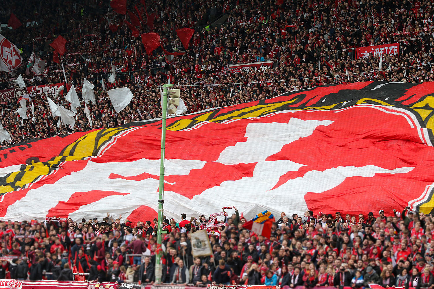 1. FC Kaiserslautern – Borussia Dortmund II 1-3 (8)