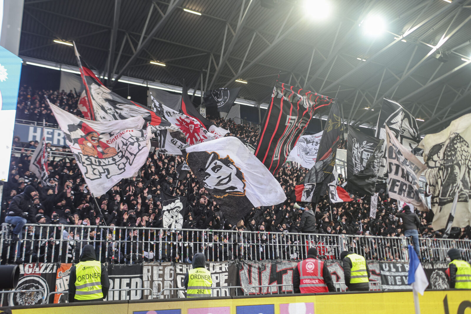 SV Darmstadt 98 – Eintracht Frankfurt 2-2 (15)