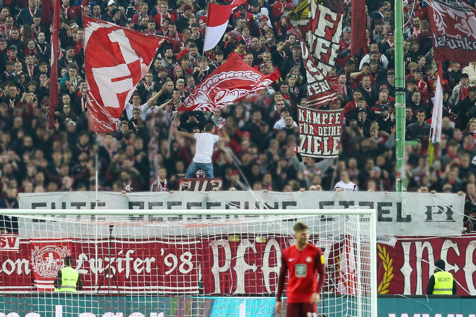 1. FC Kaiserslautern – Hamburger SV 3-3 (23)
