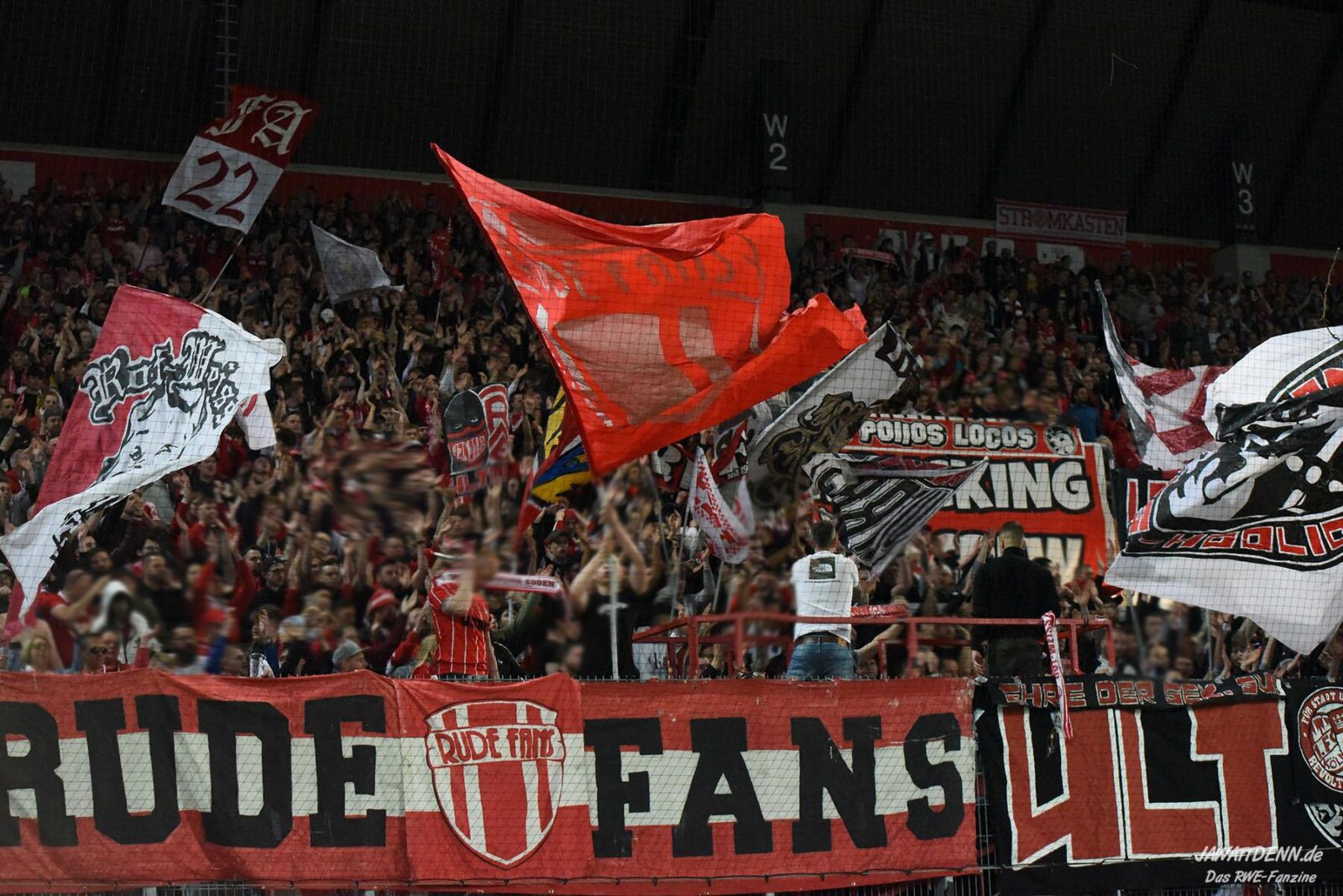 Rot-Weiss Essen – SV Lippstadt 08 4-0 (9)