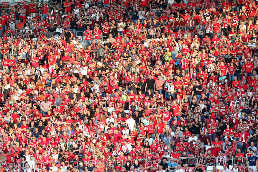 1. FC Kaiserslautern – Hannover 96 2-1 (12)