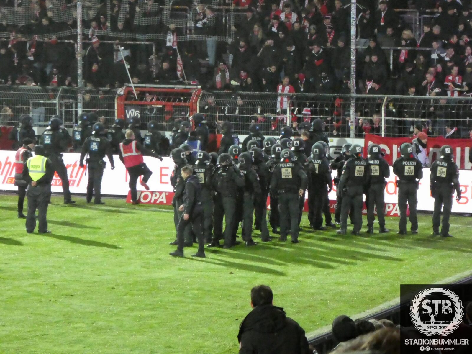 VfL Osnabrück – Rot-Weiss Essen 2-0 (18)