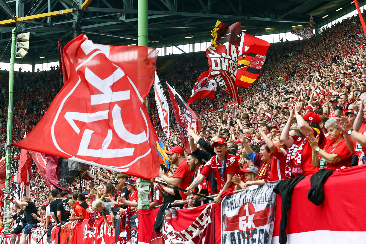 1. FC Kaiserslautern – FC St. Pauli 1-2 (11)