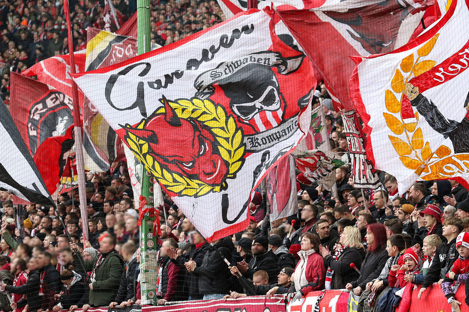 1. FC Kaiserslautern – Holstein Kiel 2-1 (13)
