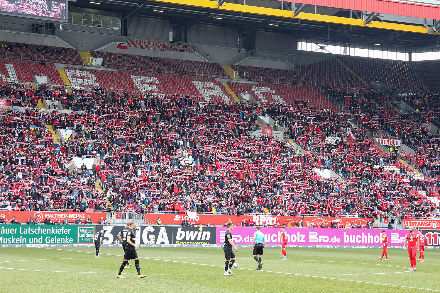 1. FC Kaiserslautern – TSV Havelse 3-0 (8)