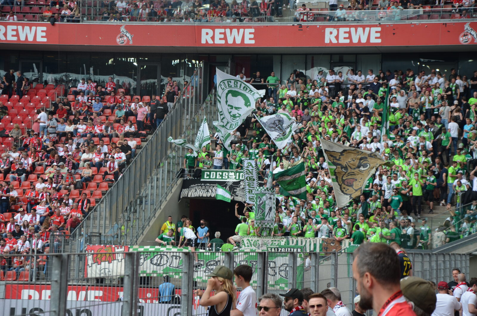 1. FC Köln – VfL Wolfsburg 0-1 (3)