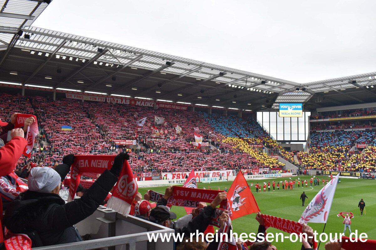 1. FSV Mainz 05 – FC Bayern München 3-1 (8)