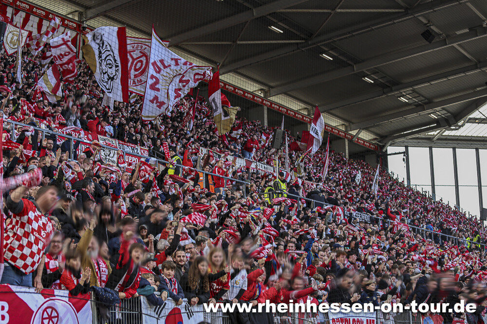 1. FSV Mainz 05 – Borussia Mönchengladbach 1-1 (14)
