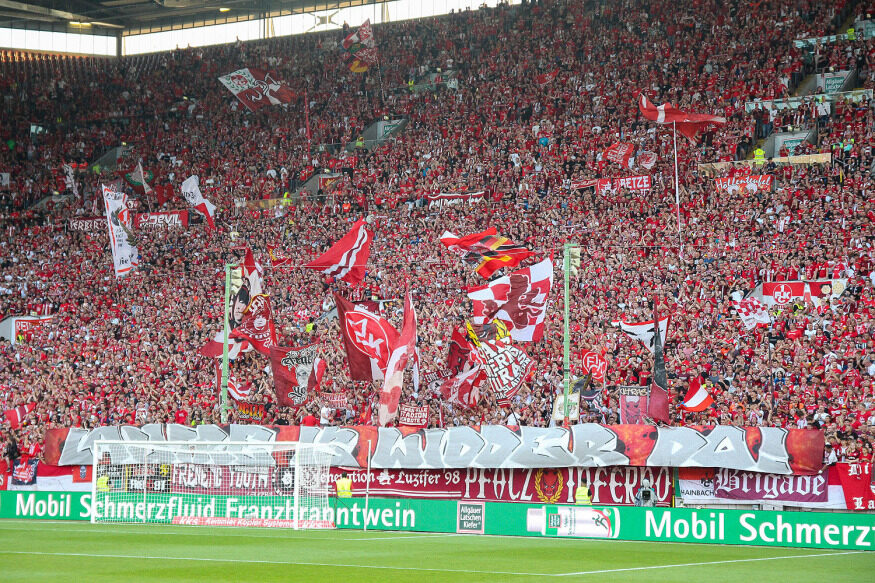 1. FC Kaiserslautern – Hannover 96 2-1 (25)