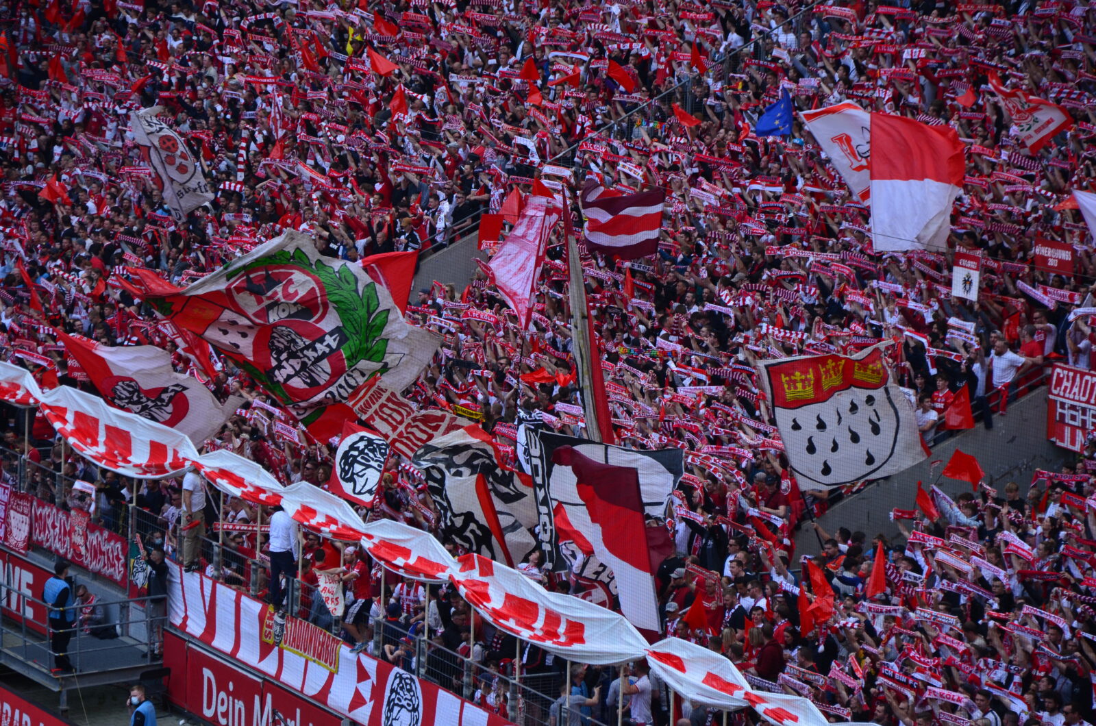 1. FC Köln – DSC Arminia Bielefeld 3-1 (20)