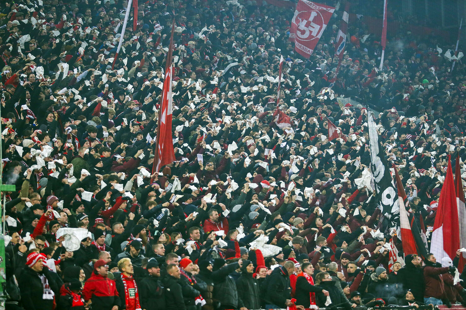 1. FC Kaiserslautern – 1. FC Nürnberg 2-0 (6)