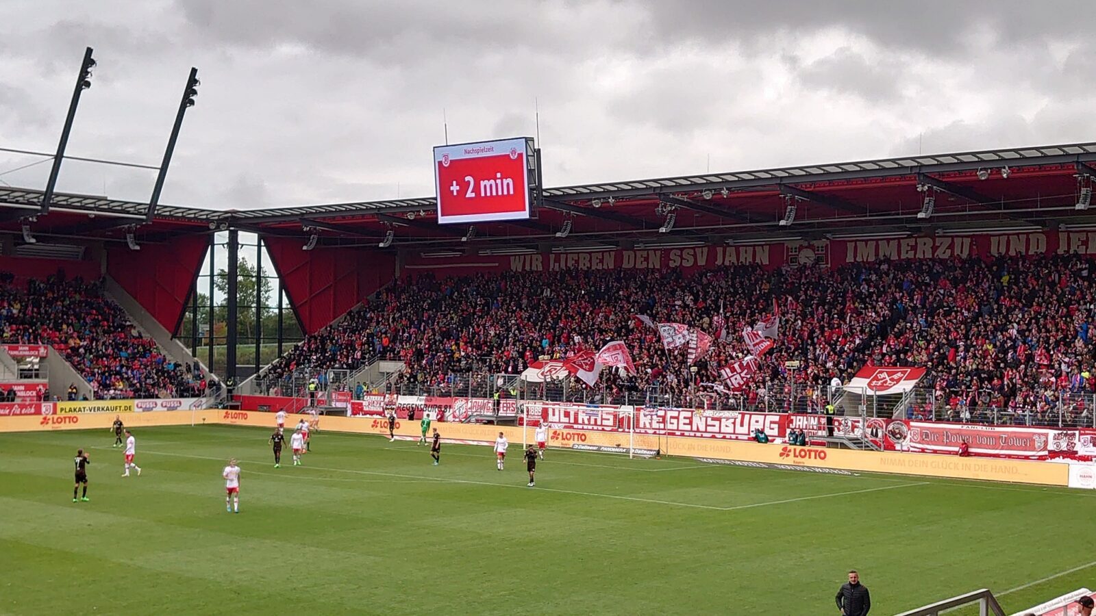 SSV Jahn Regensburg – FC St. Pauli 2-0 (6)