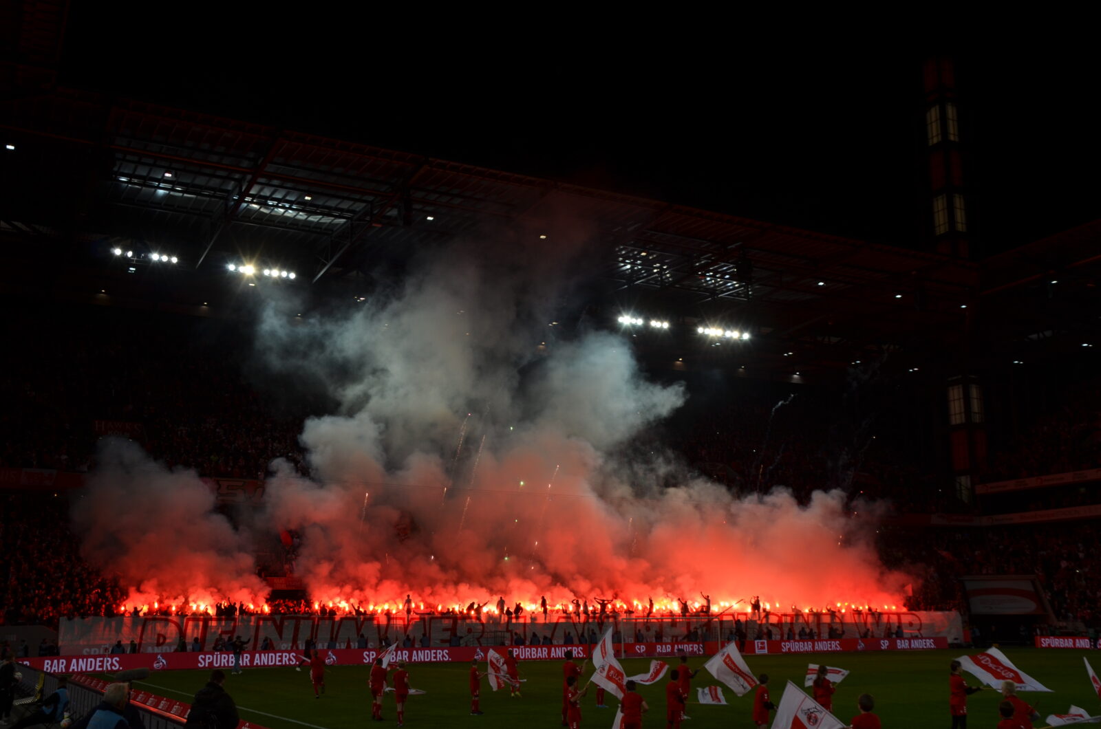 1. FC Köln – Bayer 04 Leverkusen 1-2 (9)