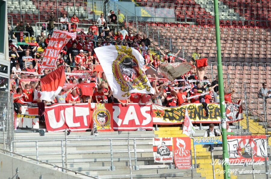 1. FC Kaiserslautern II vs Rot-Weiss Essen (1-2) (2)