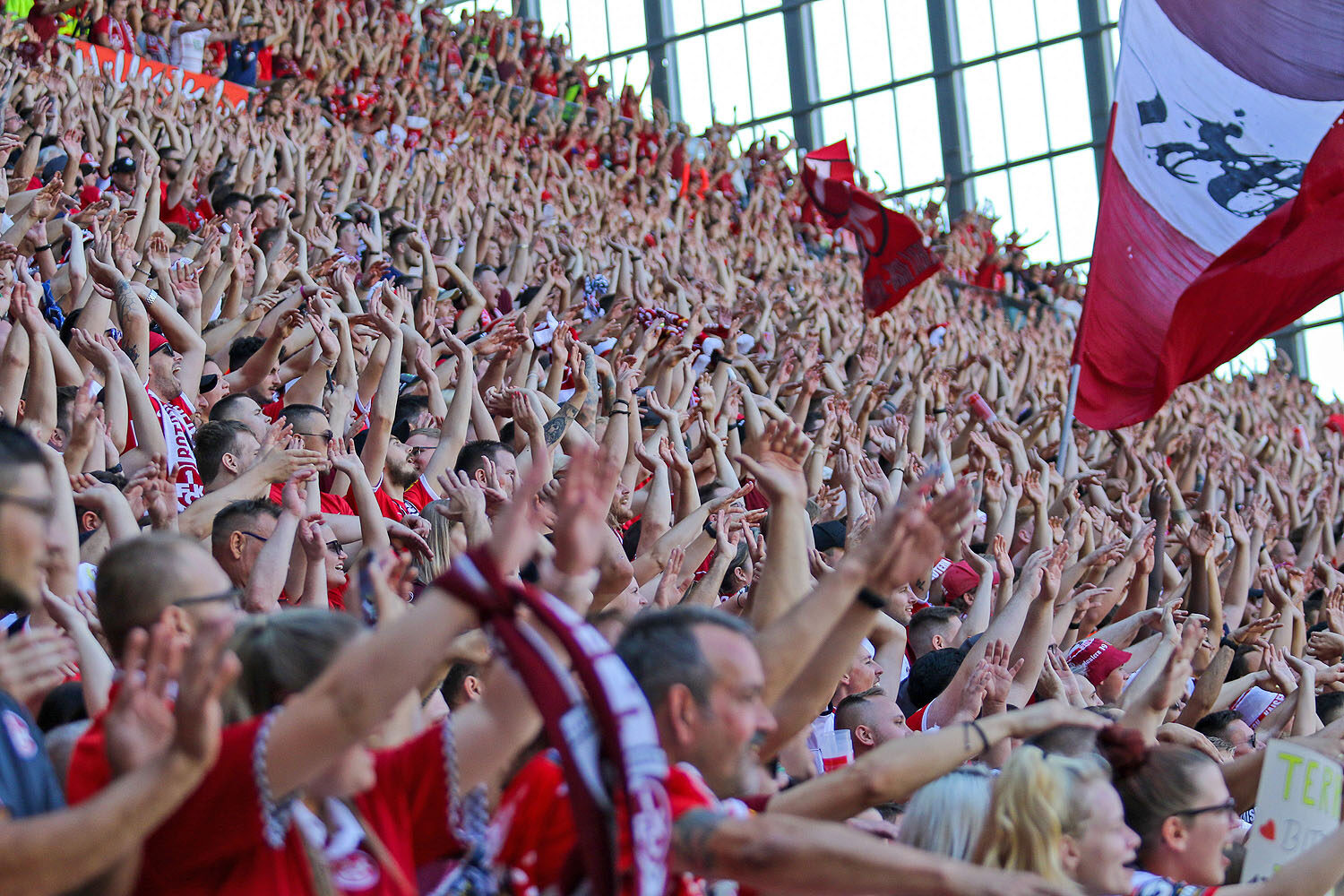 1. FC Kaiserslautern – FC St. Pauli 2-1 (7)