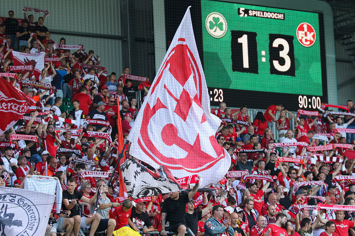 SpVgg Fürth – 1. FC Kaiserslautern 1-3 (13)