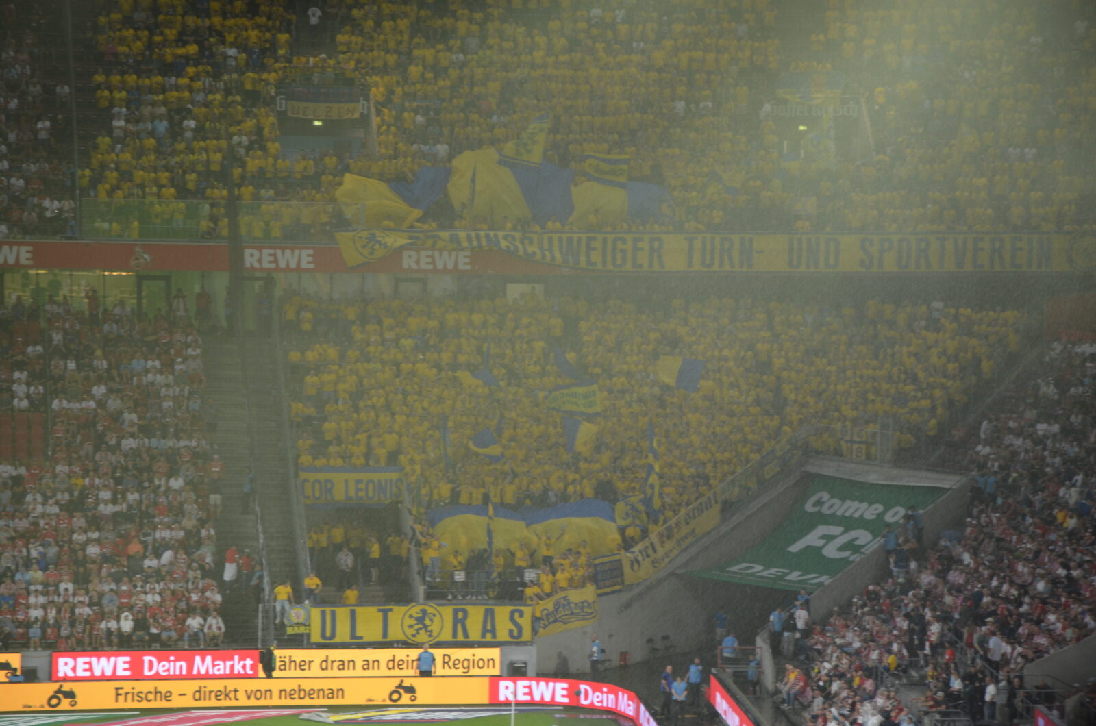 1. FC Köln – Eintracht Braunschweig 5-0 (10)