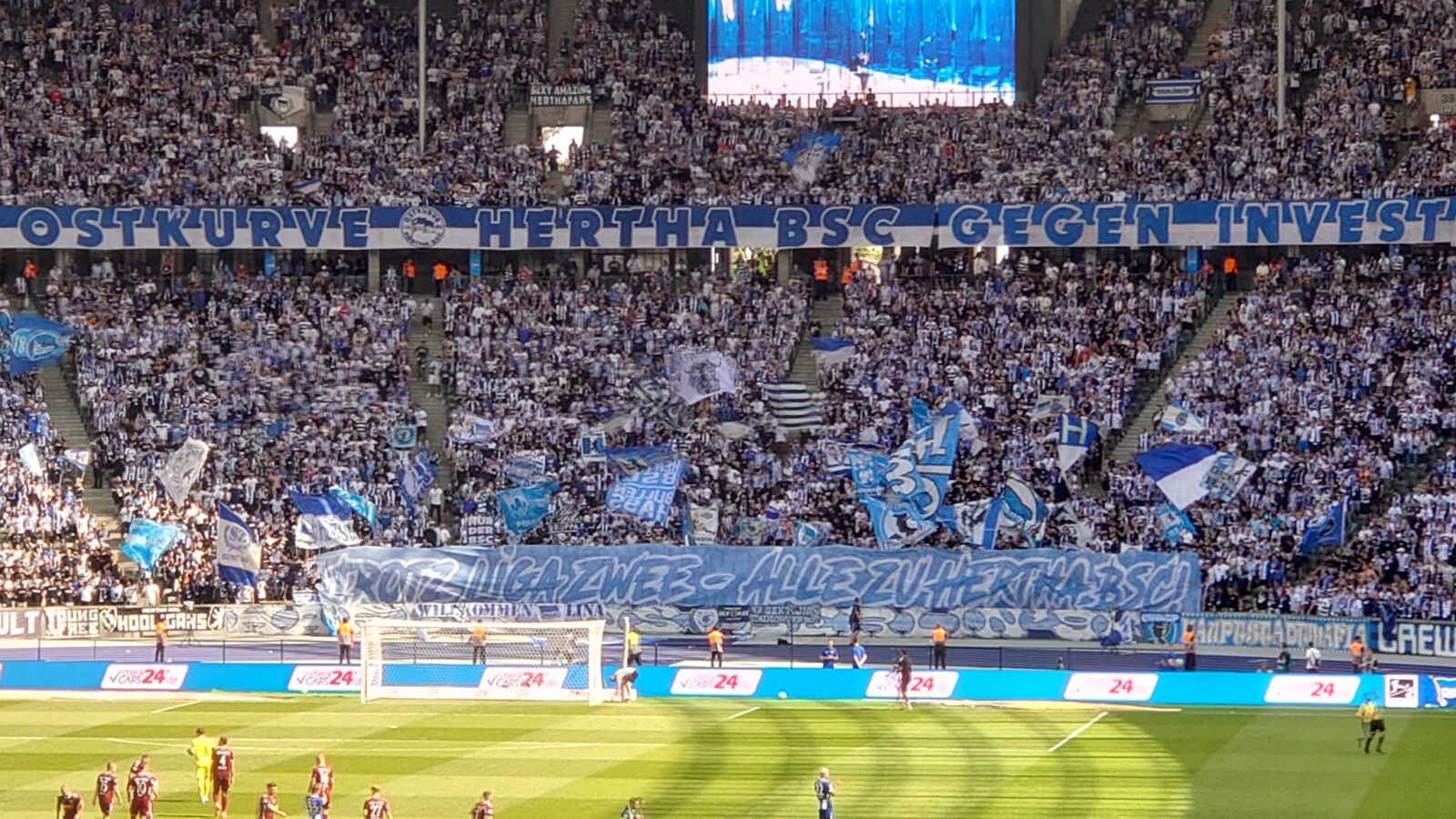 Hertha BSC – SSV Jahn Regensburg 2-0 (11)