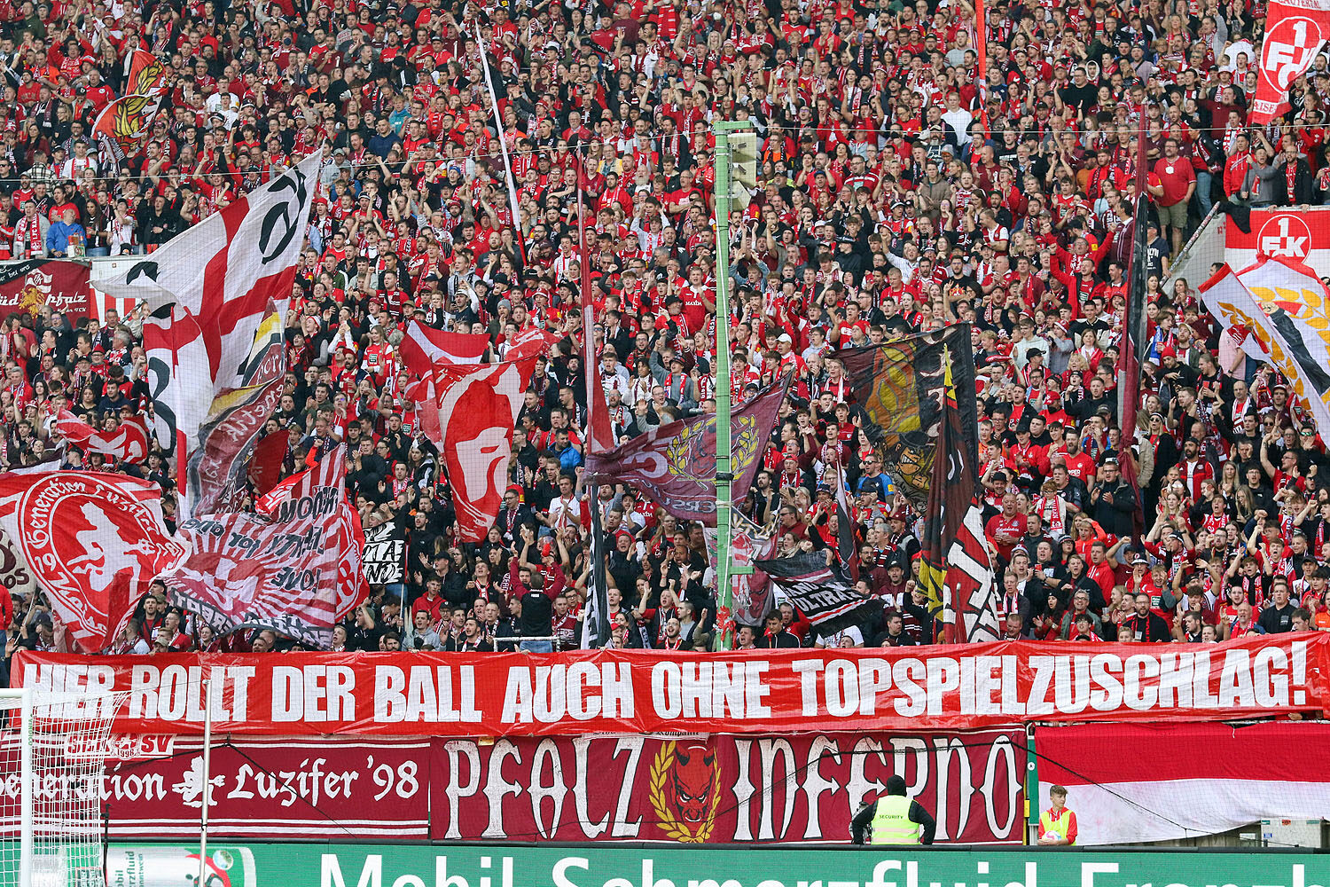 1. FC Kaiserslautern – SSV Jahn Regensburg 0-3 (8)