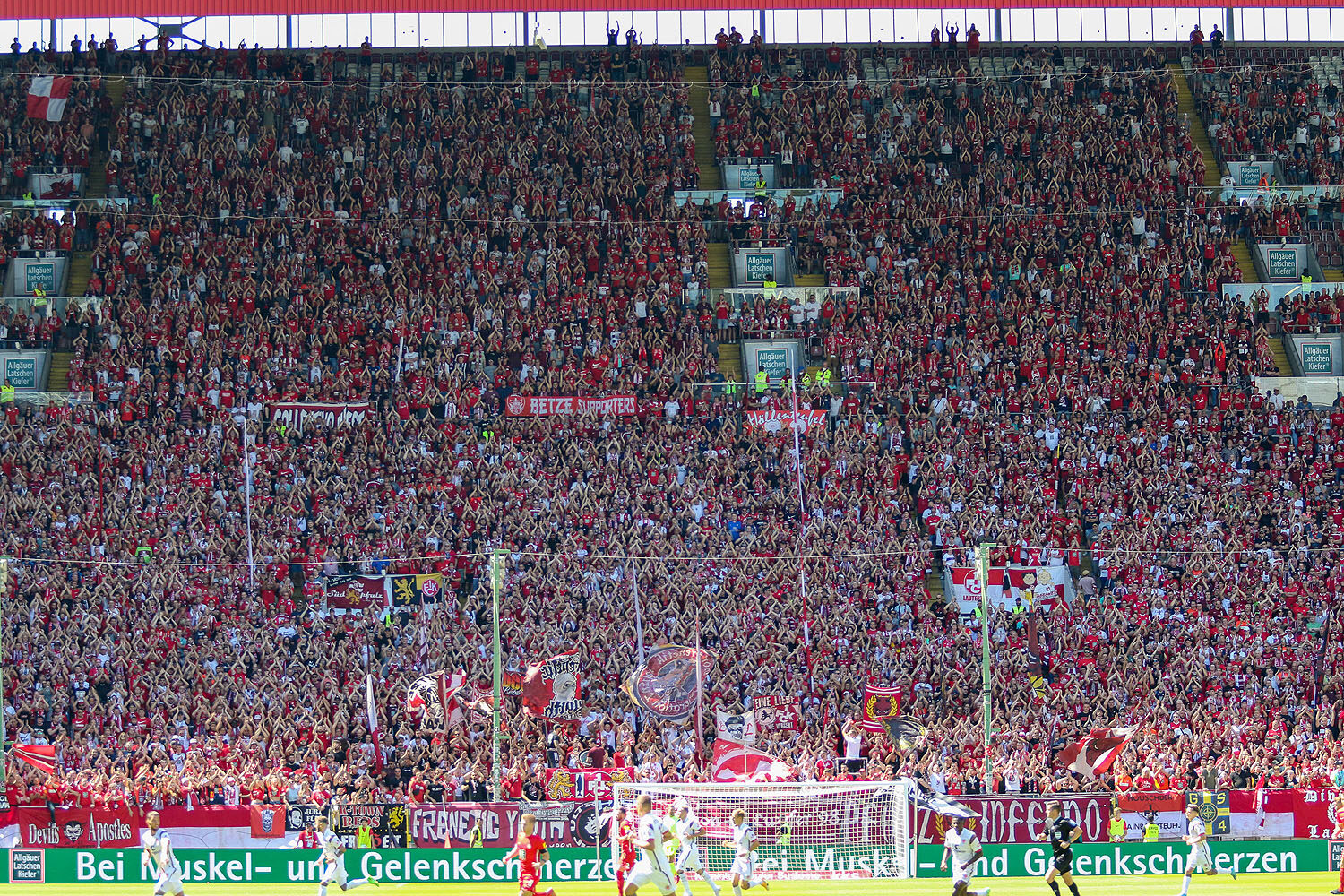 1. FC Kaiserslautern – FC St. Pauli 2-1 (10)