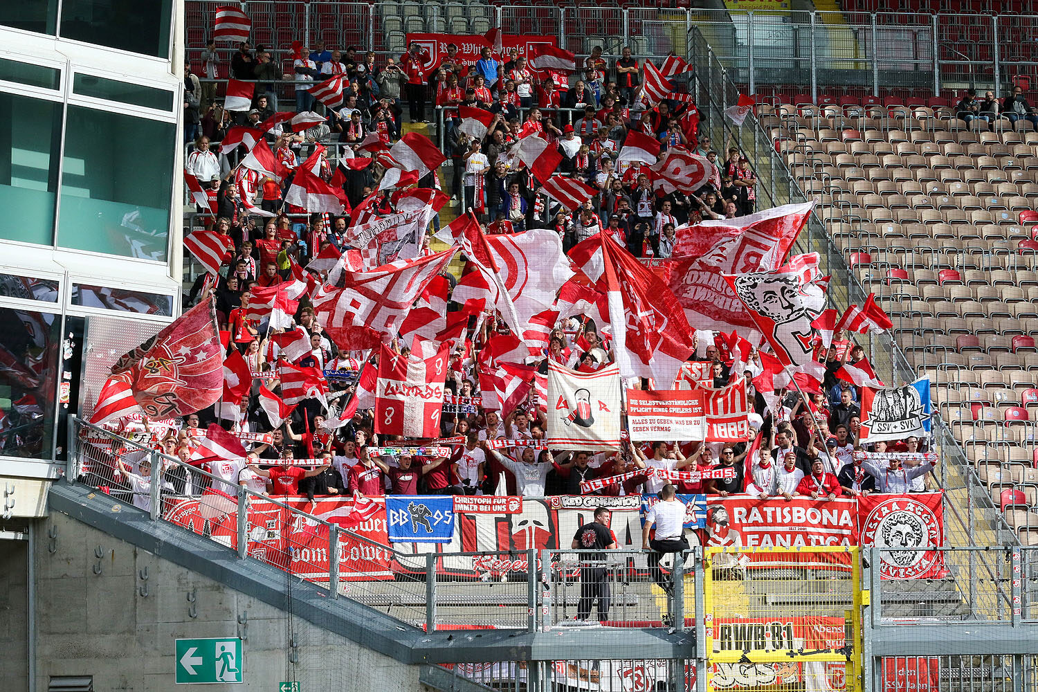 1. FC Kaiserslautern – SSV Jahn Regensburg 0-3 (2)